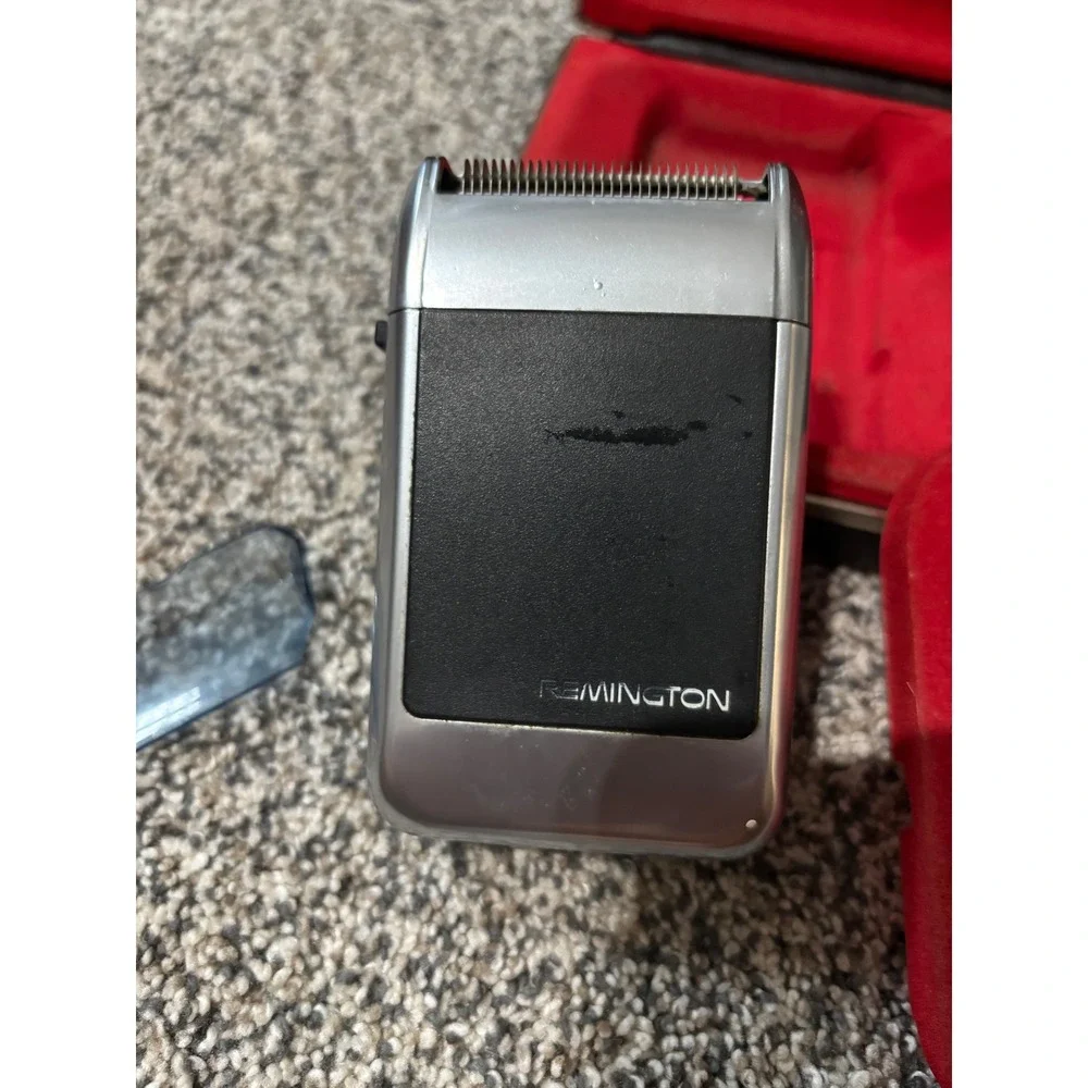 Vintage Remington XLR Electric Foil Shaver with Red Velvet Case and Cord Silver